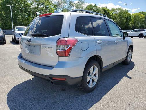 Ice Silver Metallic 2016 Subaru Forester 2.5i Premium