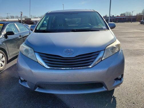 2014 Toyota Sienna XLE