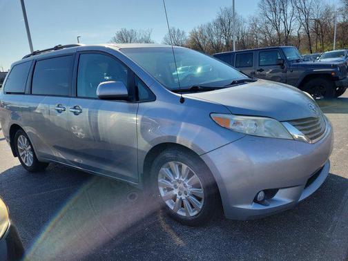 2014 Toyota Sienna XLE