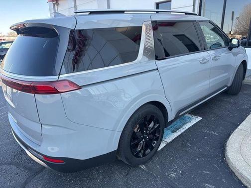 Ceramic Silver 2024 Kia Carnival SX Prestige