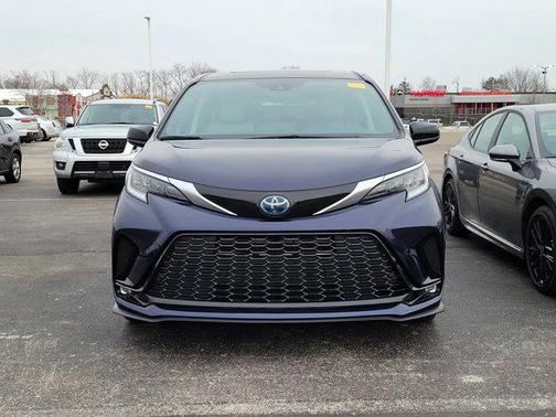 2021 Toyota Sienna XSE 7 Passenger