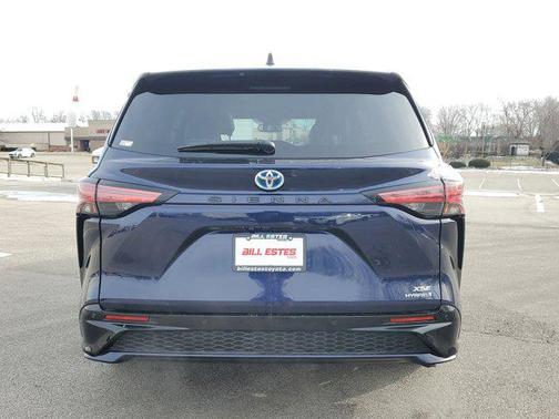 2021 Toyota Sienna XSE 7 Passenger