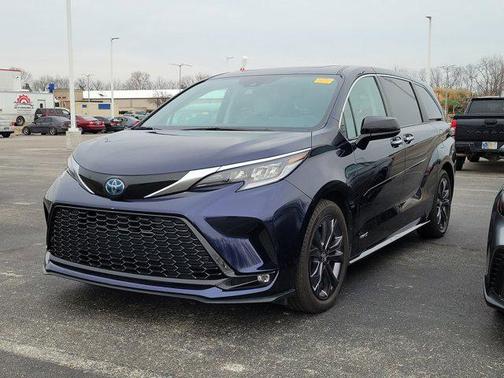 2021 Toyota Sienna XSE 7 Passenger