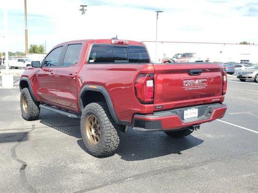 2023 GMC Canyon AT4