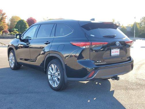 2022 Toyota Highlander Hybrid Limited