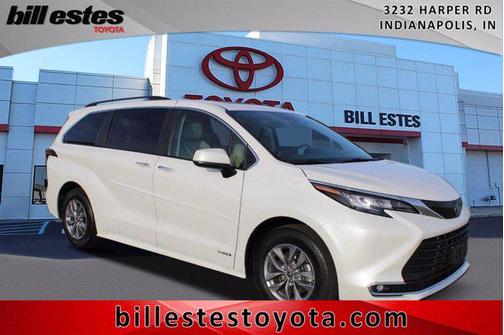 Blizzard Pearl 2021 Toyota Sienna XLE