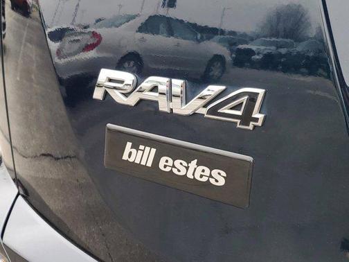 2017 Toyota RAV4 Hybrid SE