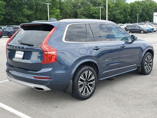 Denim Blue Metallic 2021 Volvo XC90 T6 Momentum
