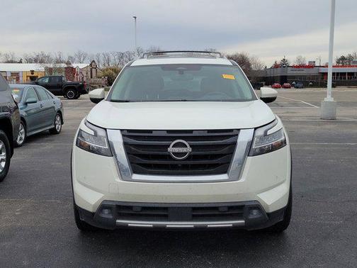 2022 Nissan Pathfinder Platinum 4WD