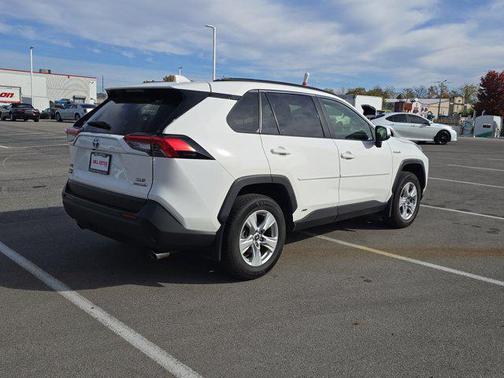 2020 Toyota RAV4 Hybrid XLE