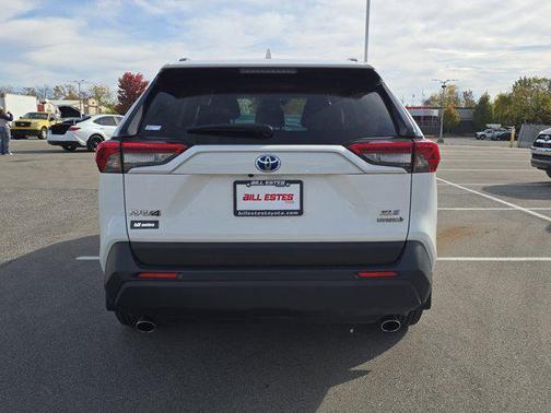 2020 Toyota RAV4 Hybrid XLE