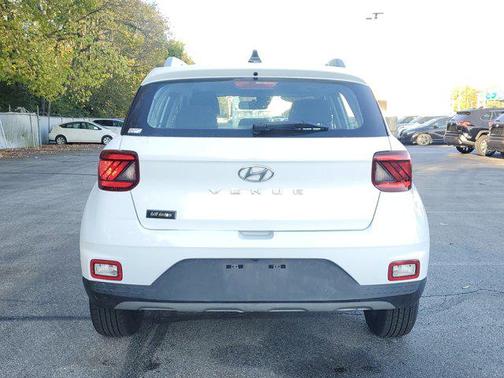 2022 Hyundai VENUE SEL