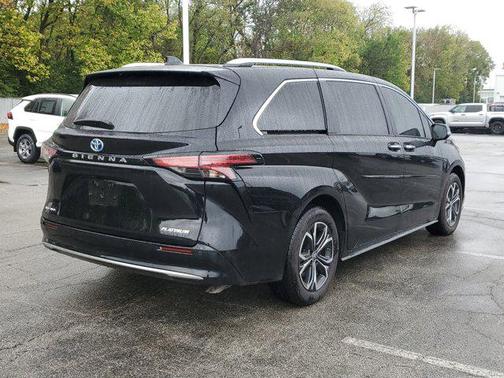 2025 Toyota Sienna Platinum 7 Passenger