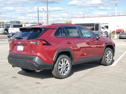 2025 Toyota RAV4 XLE Premium