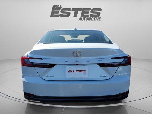 Wind Chill Pearl [extra_cost_color] 2026 Toyota Camry XLE