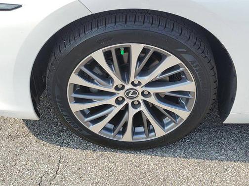 2019 Lexus ES 350 Base