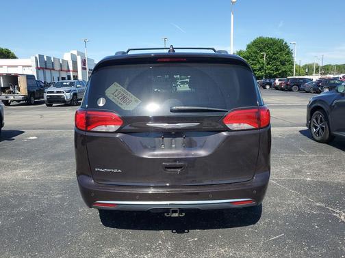 Dark Cordovan Pearlcoat 2019 Chrysler Pacifica Touring L