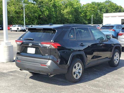 2021 Toyota RAV4 LE