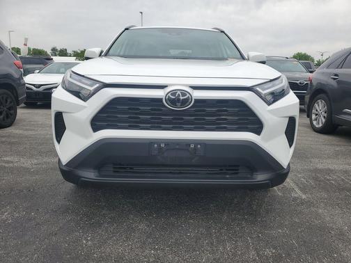 Ice Cap 2023 Toyota RAV4 XLE