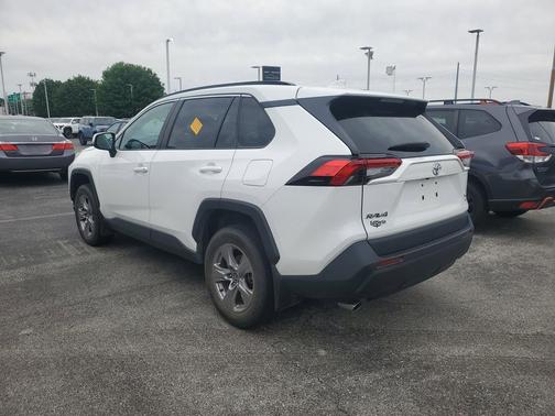 Ice Cap 2023 Toyota RAV4 XLE