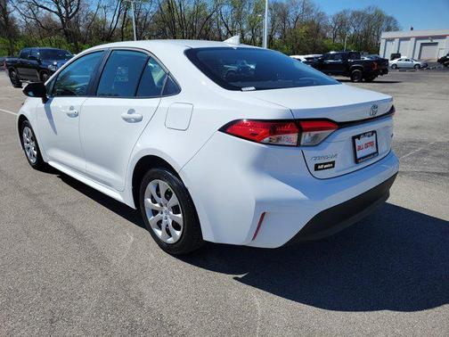 Ice Cap 2025 Toyota Corolla LE