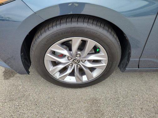 2021 Toyota Avalon XLE