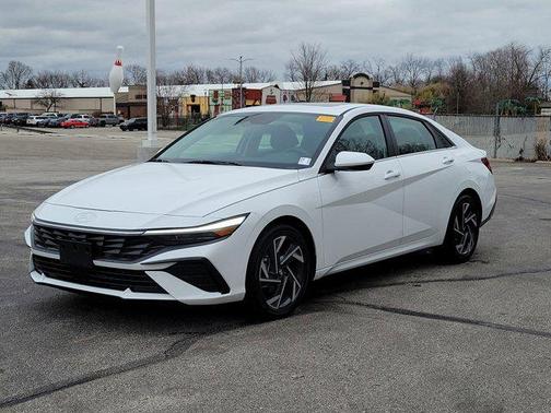 2025 Hyundai ELANTRA SEL