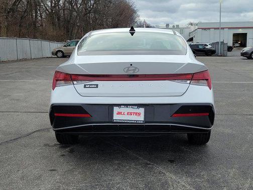 2025 Hyundai ELANTRA SEL