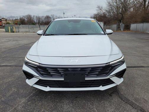 2025 Hyundai ELANTRA SEL