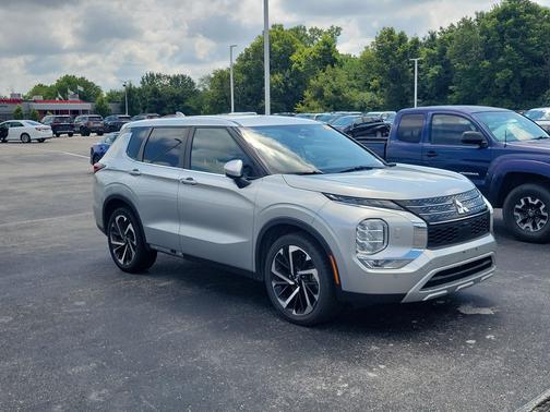 Alloy Silver Metallic 2023 Mitsubishi Outlander SE S-AWC