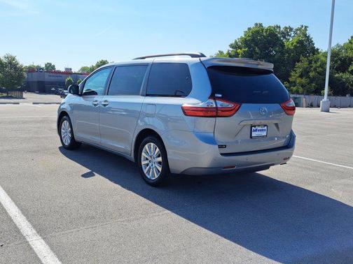 2015 Toyota Sienna XLE