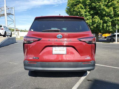 2021 Toyota Sienna XLE 7 Passenger