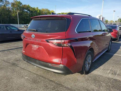 2021 Toyota Sienna XLE 7 Passenger