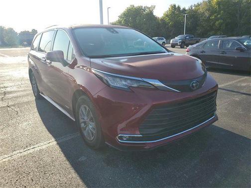 2021 Toyota Sienna XLE 7 Passenger