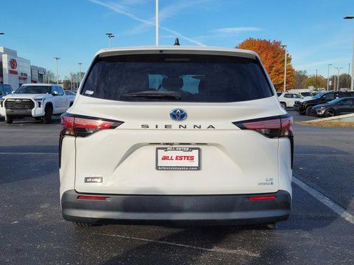 2021 Toyota Sienna LE