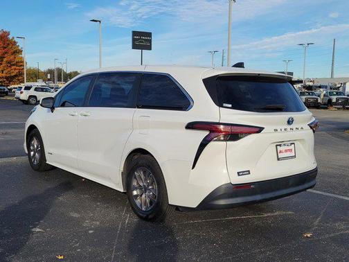 2021 Toyota Sienna LE