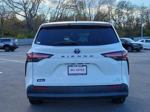 2021 Toyota Sienna LE