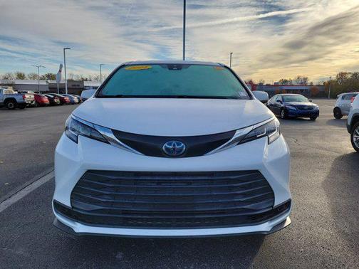 2021 Toyota Sienna LE