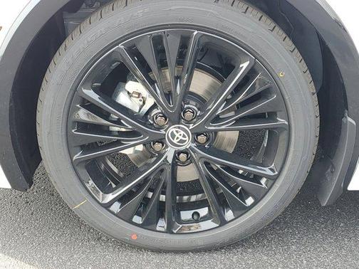 2025 Toyota Prius L