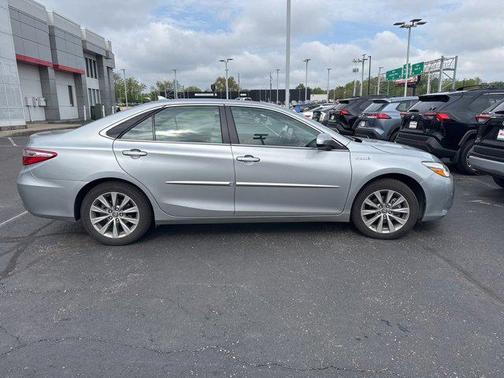 2017 Toyota Camry Hybrid XLE
