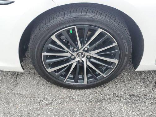 2022 Lexus ES 350 Base