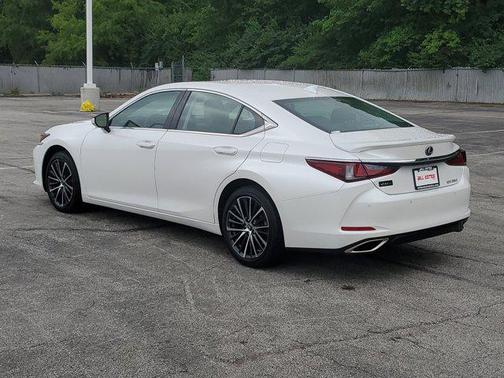 2022 Lexus ES 350 Base