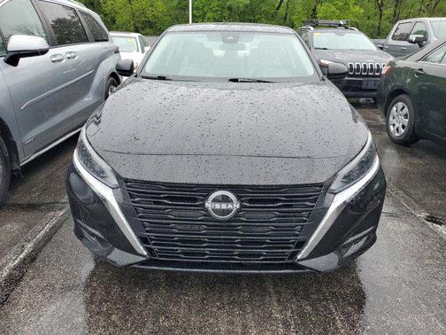 Super Black 2025 Nissan Altima SV FWD