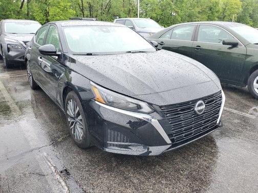 Super Black 2025 Nissan Altima SV FWD