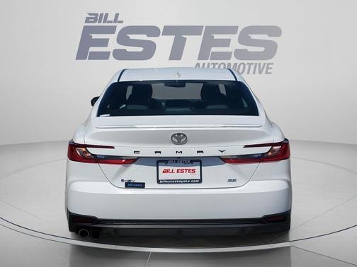 Ice 2025 Toyota Camry SE