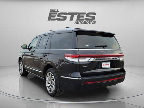 2022 Lincoln Navigator Standard