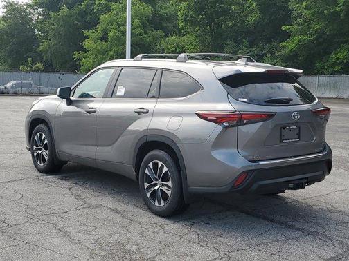 2025 Toyota Highlander XLE