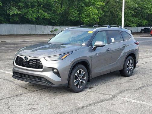 2025 Toyota Highlander XLE