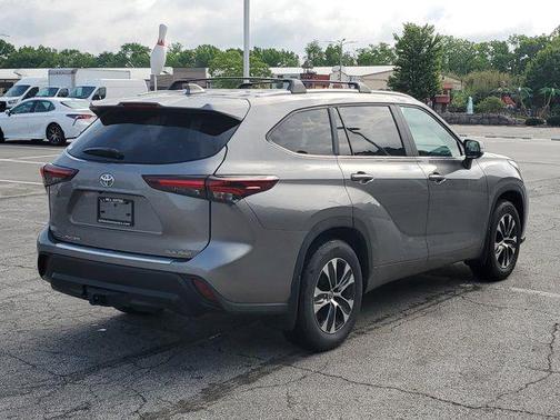 2025 Toyota Highlander XLE