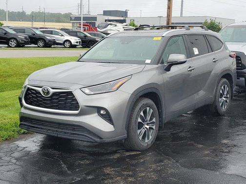 2025 Toyota Highlander XLE